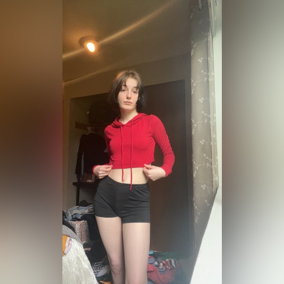 Attached LA Vintage Red Crop Top Hoodie - Picture 4 of 5